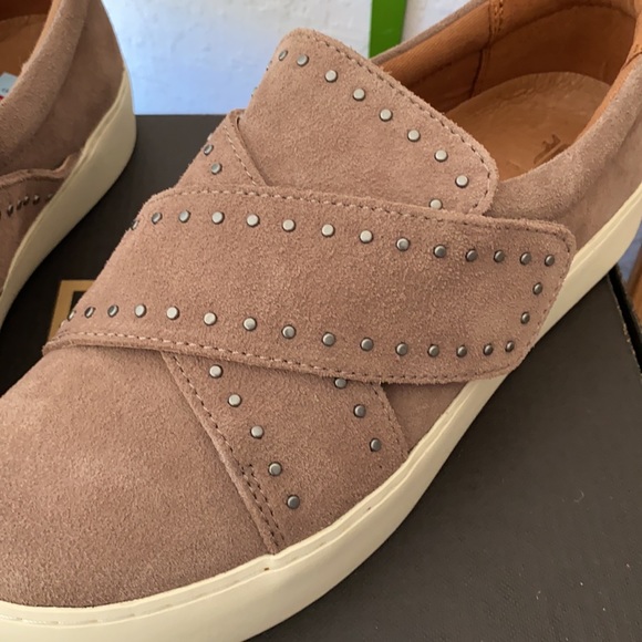 New with box Frye Dusty Rose Slip on Suede Sneaker. Size 6 - Picture 5 of 7